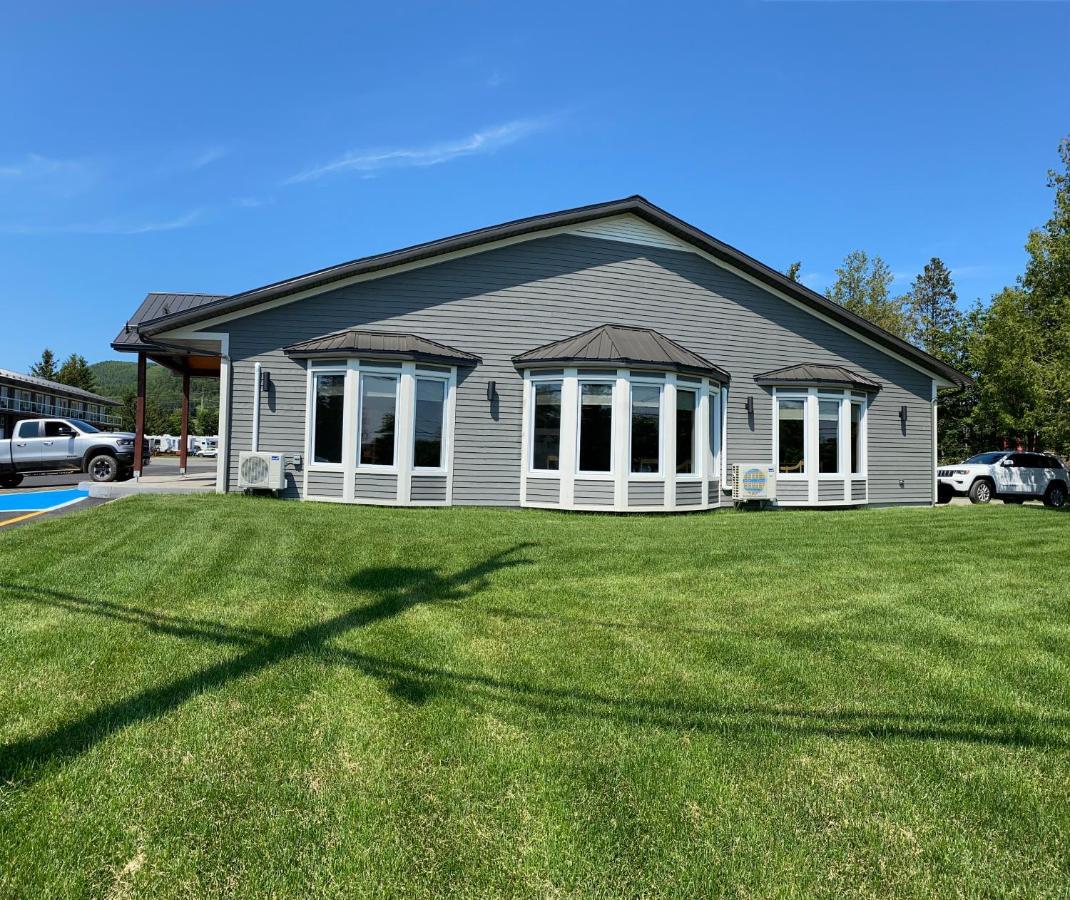 Motel L'Abri Carleton-sur-Mer Екстер'єр фото