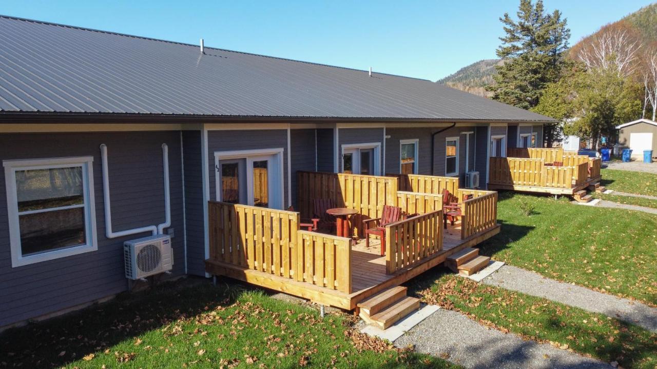 Motel L'Abri Carleton-sur-Mer Екстер'єр фото