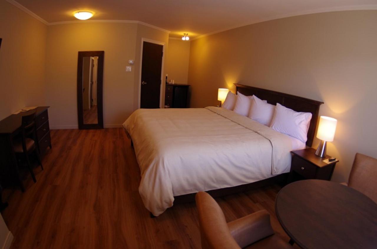 Motel L'Abri Carleton-sur-Mer Екстер'єр фото
